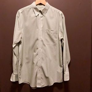 Men’s Orvis No-Iron Button Down Shirt in Medium